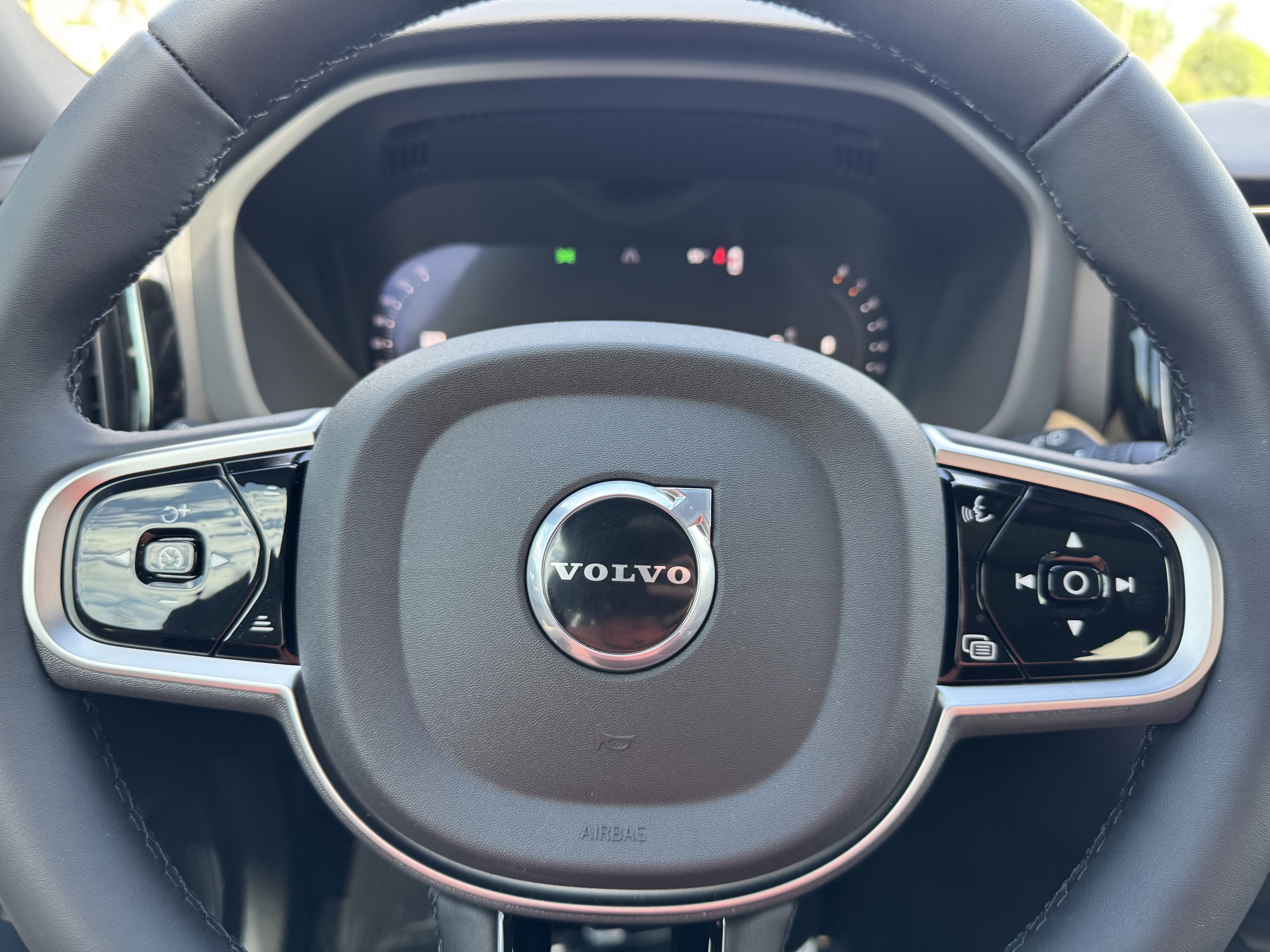 New 2026 Volvo XC60 B5 Plus w/ Protection Package Premier image 32