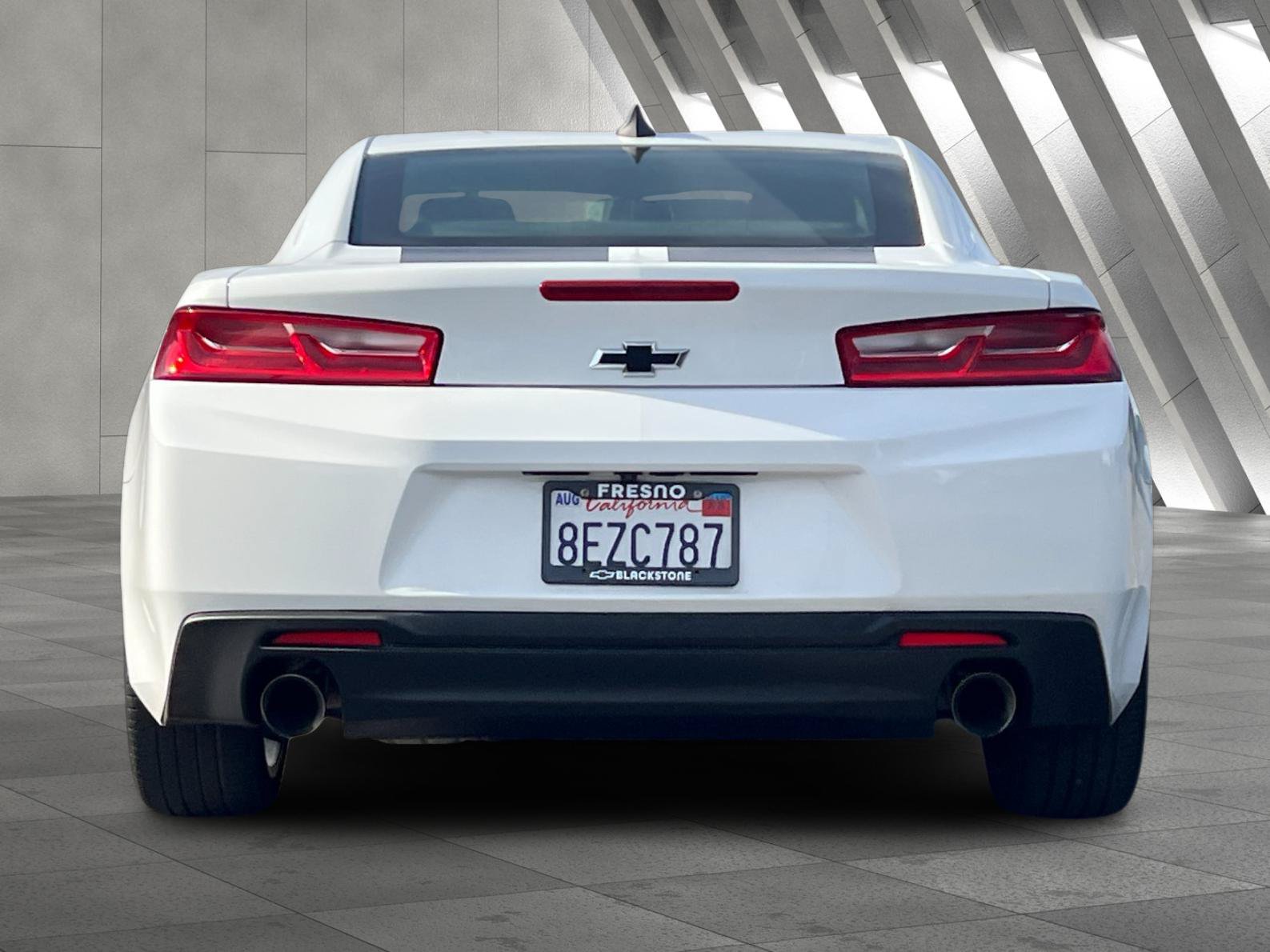 Used 2018 Chevrolet Camaro LT RWD image 5