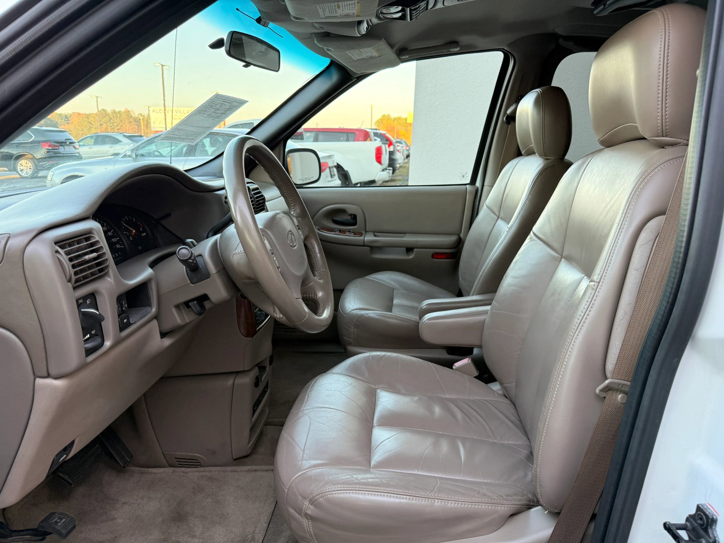 Used 2003 Oldsmobile Silhouette Premiere image 2