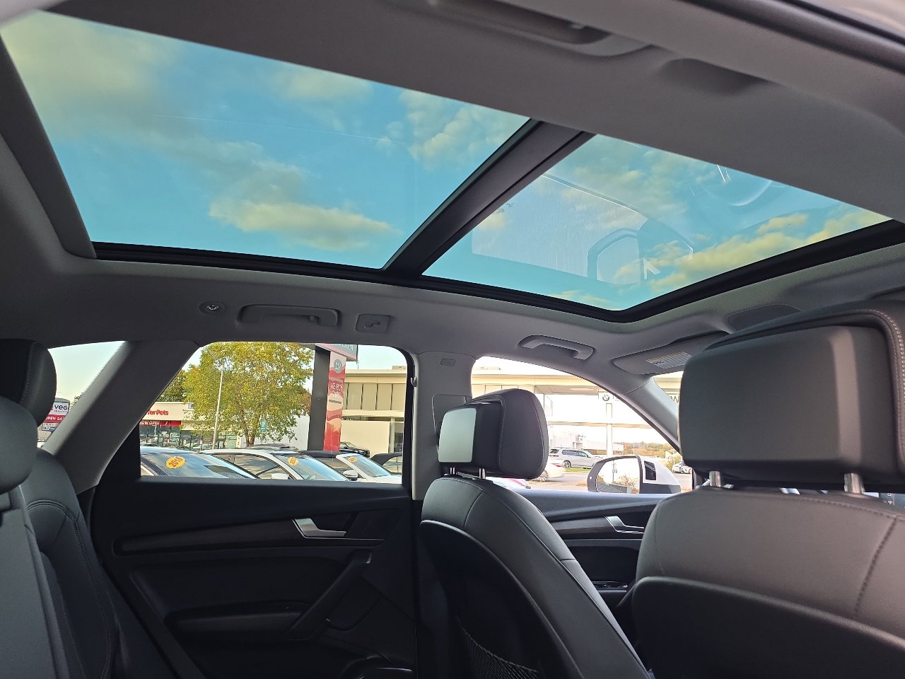 Used 2023 Audi Q5 2.0T Premium w/ Convenience Package image 46