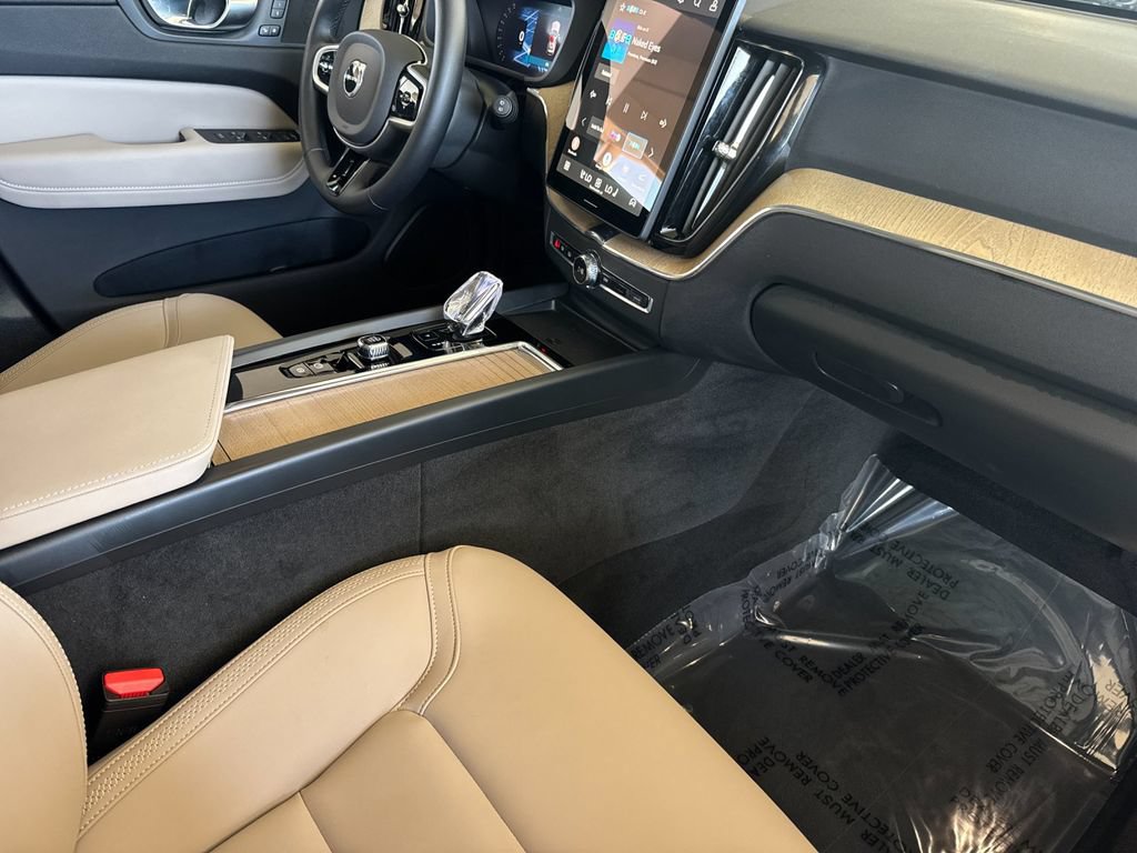 Certified 2026 Volvo XC60 B5 Plus AWD/4WD image 15