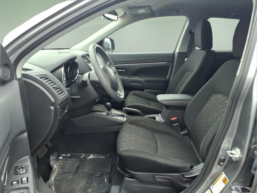 Used 2024 Mitsubishi Outlander Sport ES AWD/4WD image 4