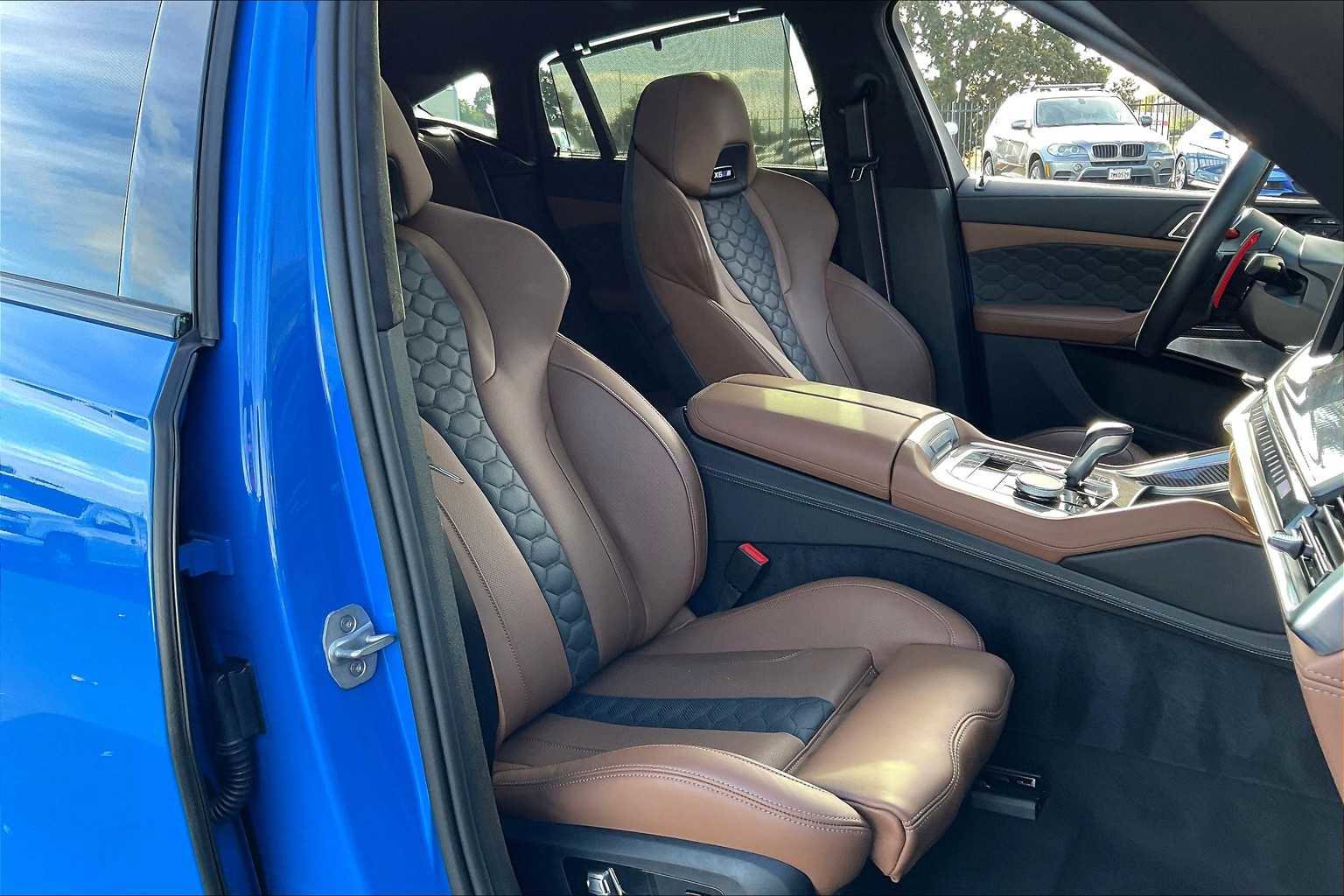 Used 2025 BMW X6 M Competition w/ Executive Package image 10