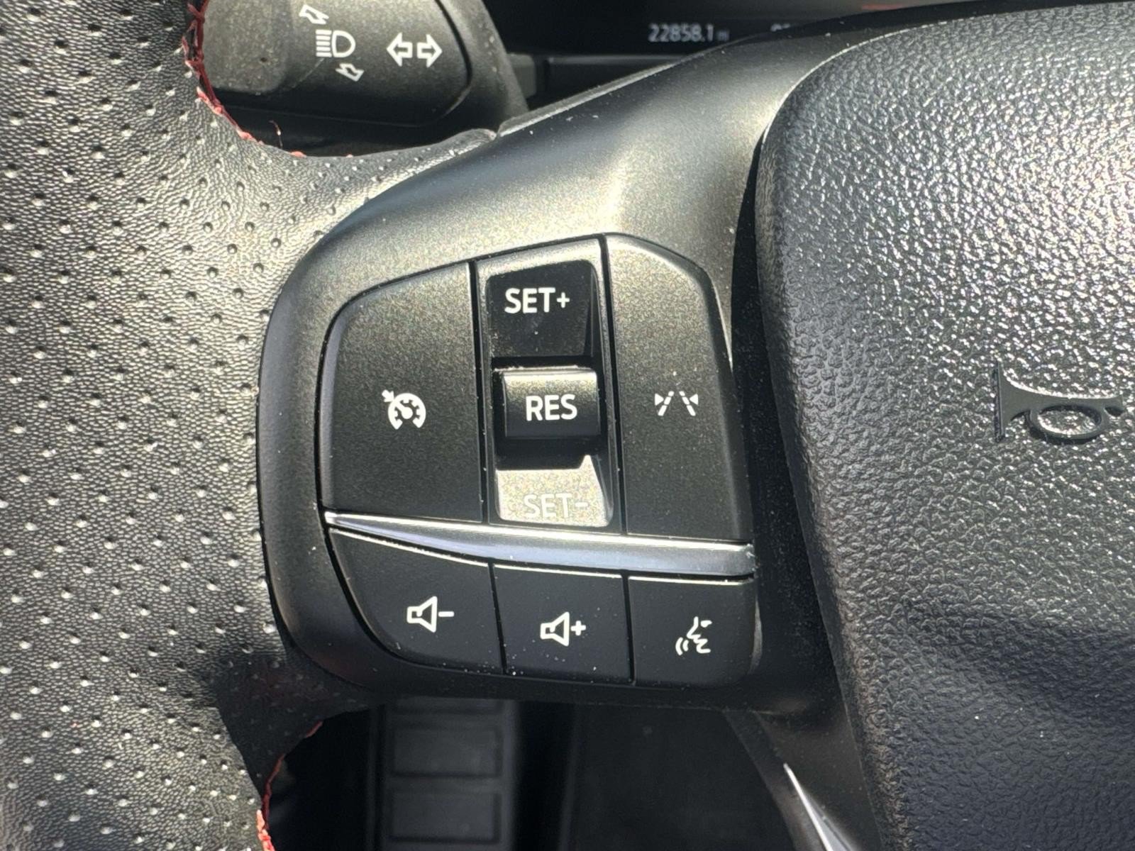 Used 2025 Ford Escape ST-Line Select AWD/4WD image 20