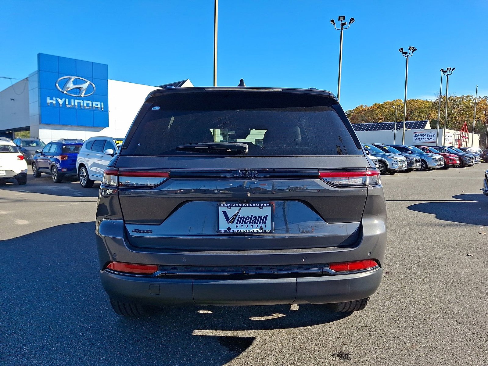 Used 2023 Jeep Grand Cherokee Altitude image 29