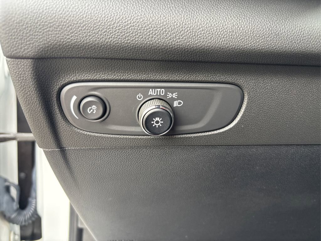 Used 2023 Buick Envision Preferred image 25