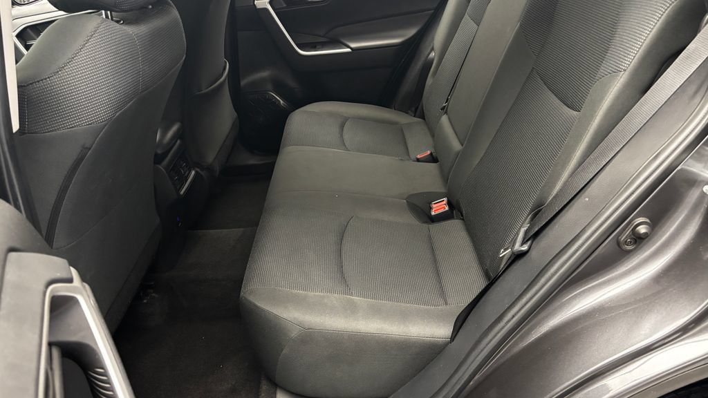 Used 2023 Toyota RAV4 LE AWD/4WD image 31