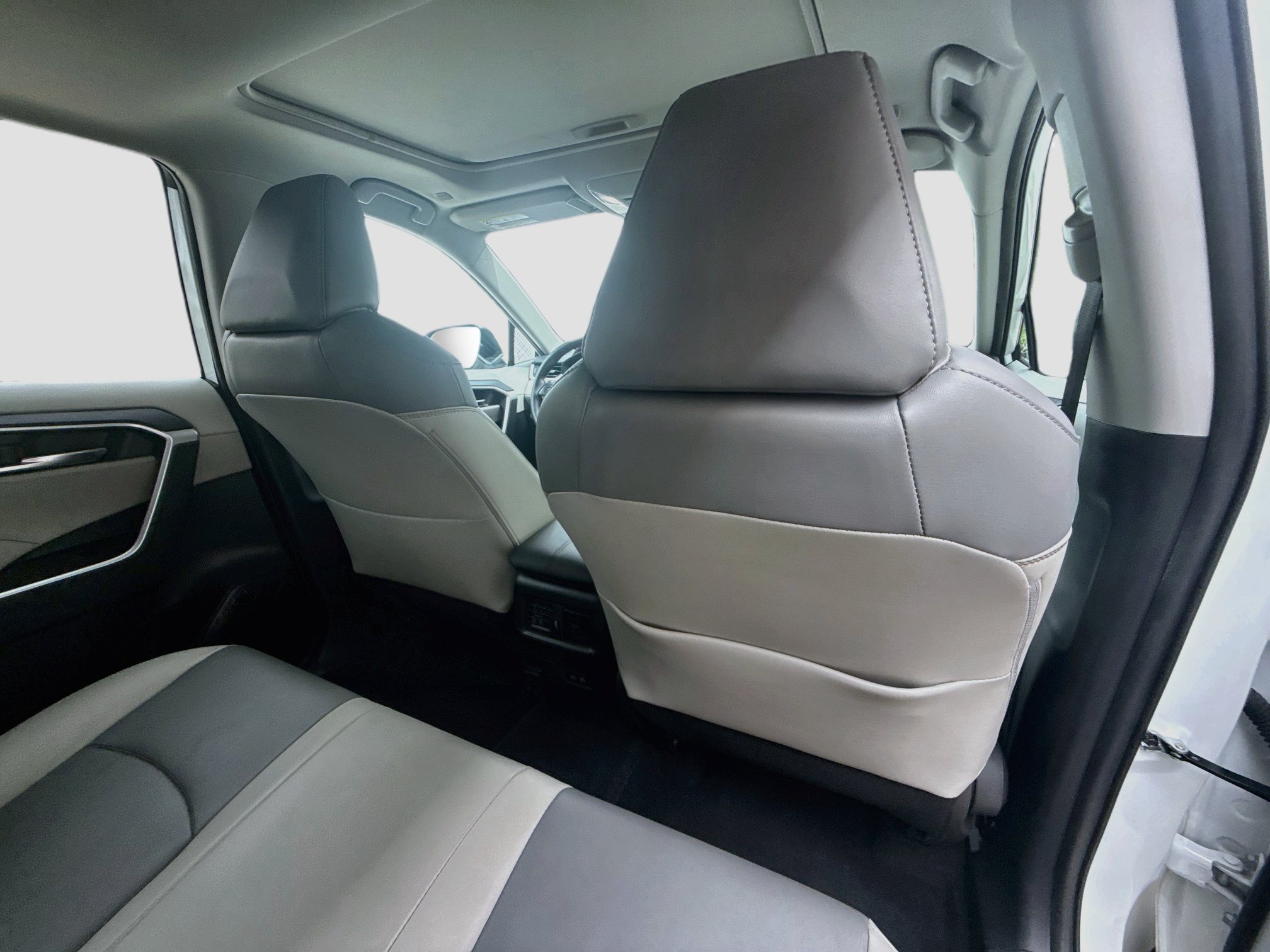 Used 2024 Toyota RAV4 XLE Premium FWD image 27