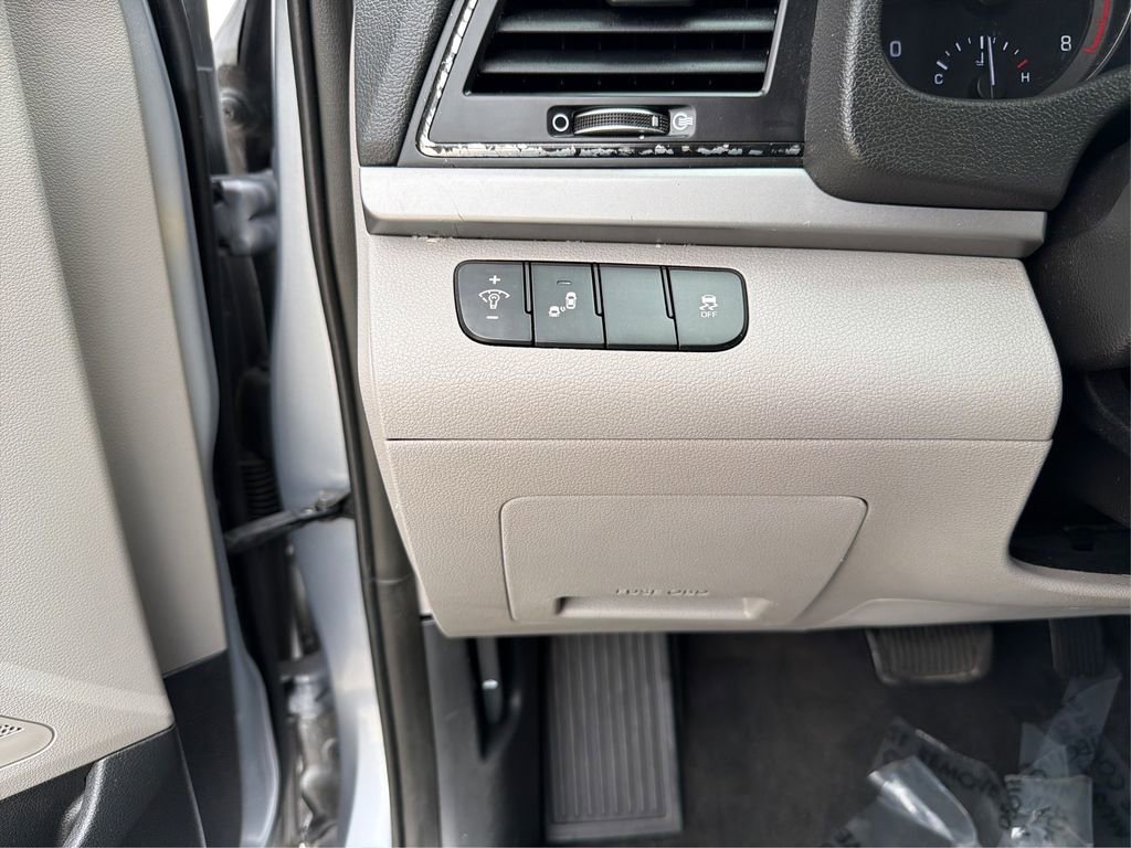 Used 2017 Hyundai Elantra SE w/ SE A/T Tech Package 03 image 17