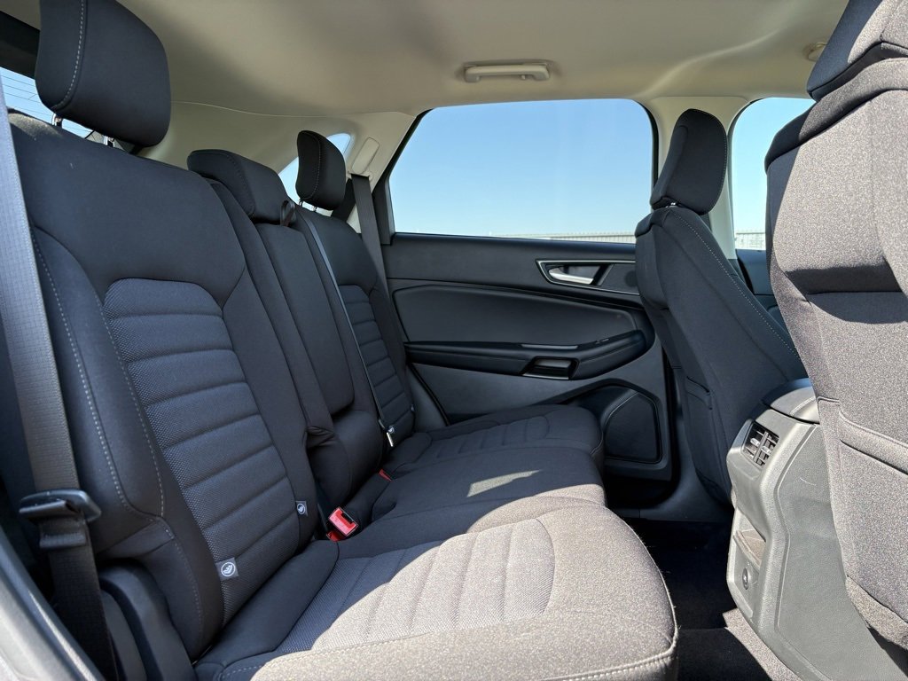Used 2024 Ford Edge SE w/ Black Appearance Package image 59