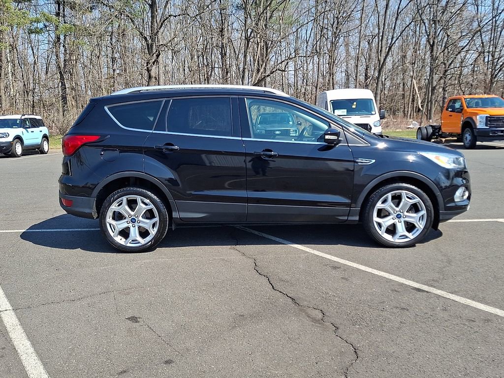 Used 2019 Ford Escape Titanium image 10