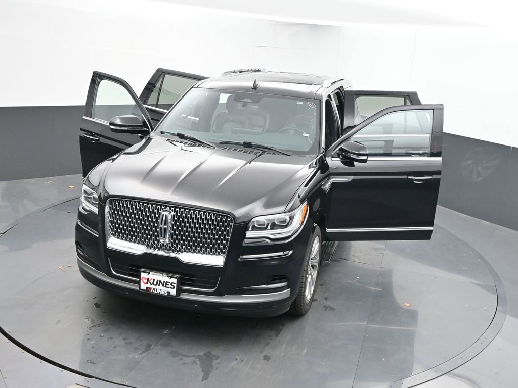 Used 2024 Lincoln Navigator Premiere image 54