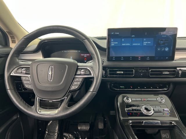 Used 2023 Lincoln Nautilus AWD image 9