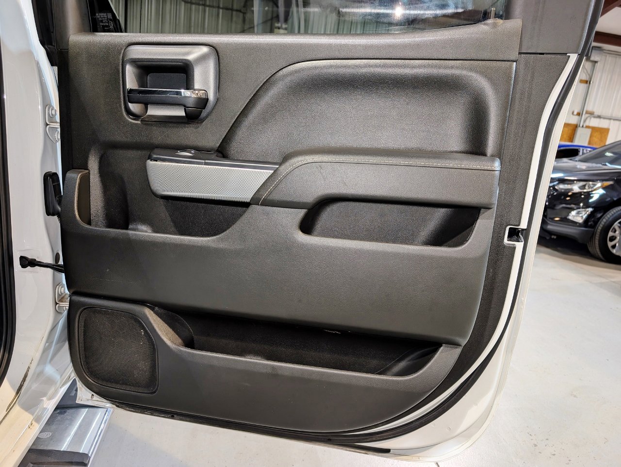 Used 2017 Chevrolet Silverado 1500 LTZ Z71 image 24