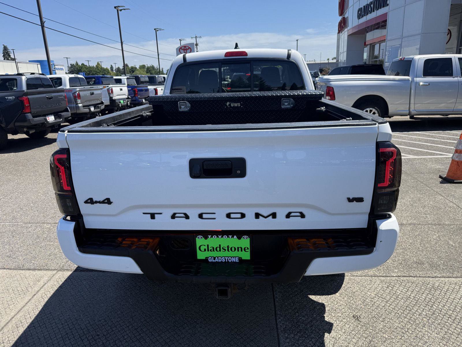 Used 2020 Toyota Tacoma SR w/ SX Package AWD/4WD image 4
