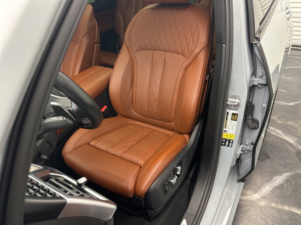 Used 2023 BMW X7 M60i w/ Executive Package image 17