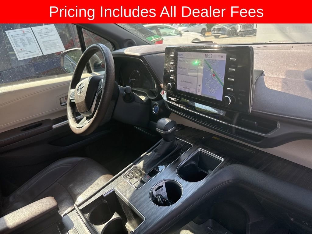 Used 2023 Toyota Sienna Platinum FWD image 6