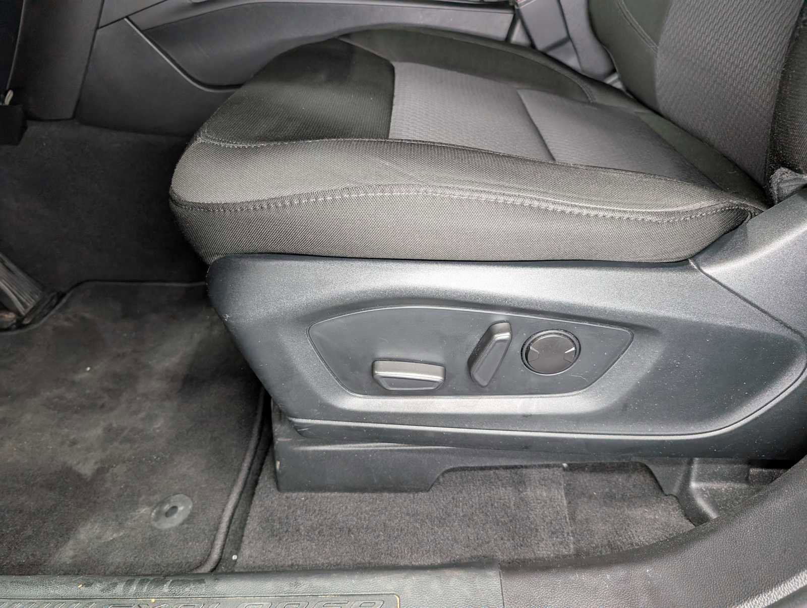 Certified 2023 Ford Explorer XLT image 39