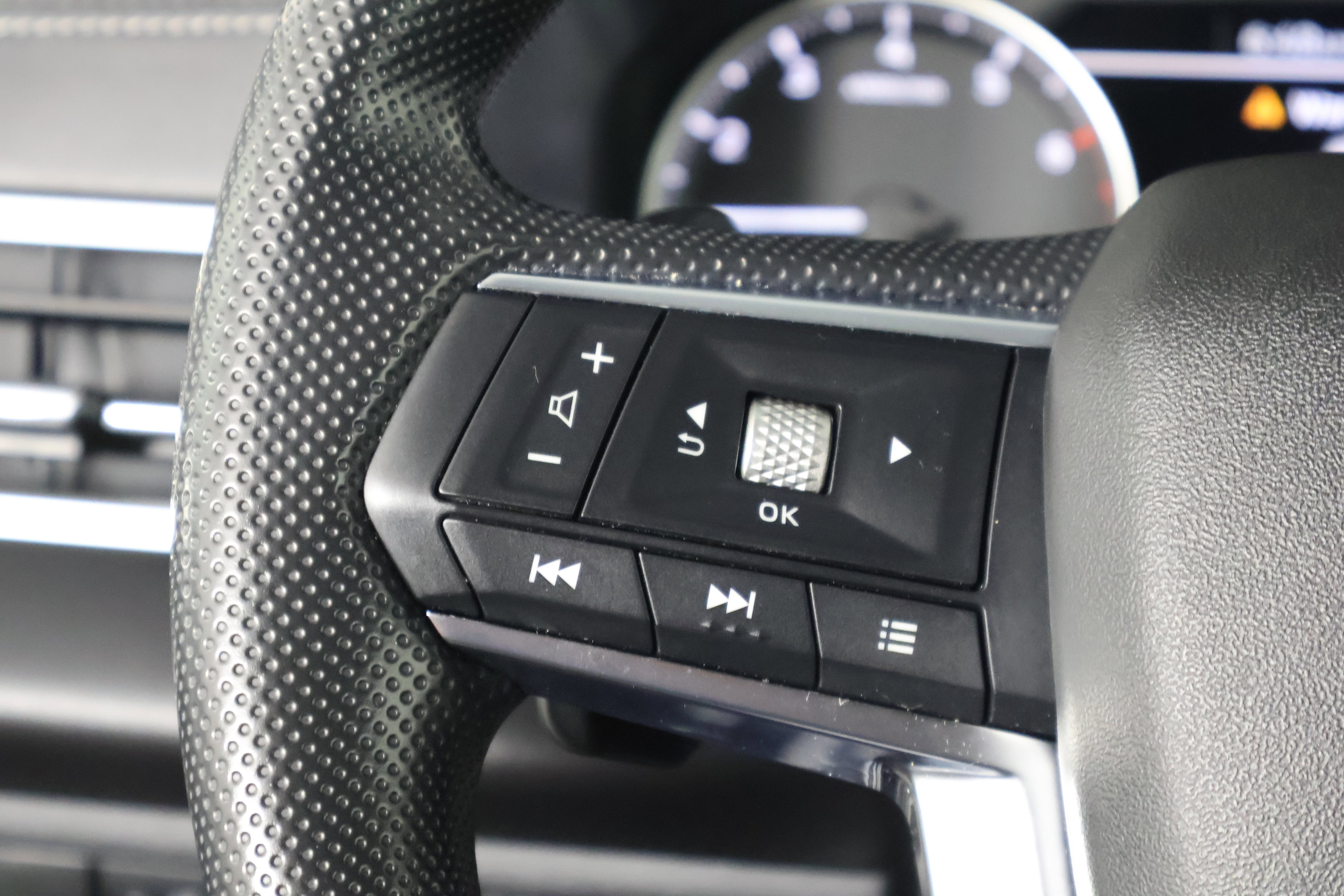 Used 2024 Mitsubishi Outlander ES image 20