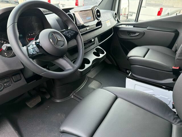 New 2026 Mercedes-Benz Sprinter 2500 image 10