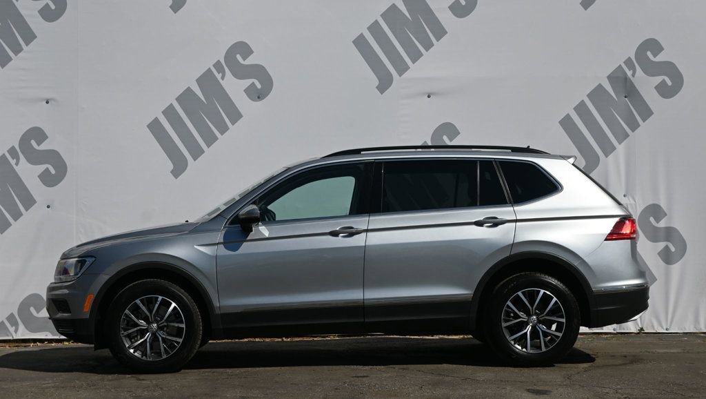 Used 2020 Volkswagen Tiguan SE w/ Panoramic Sunroof Package FWD image 6