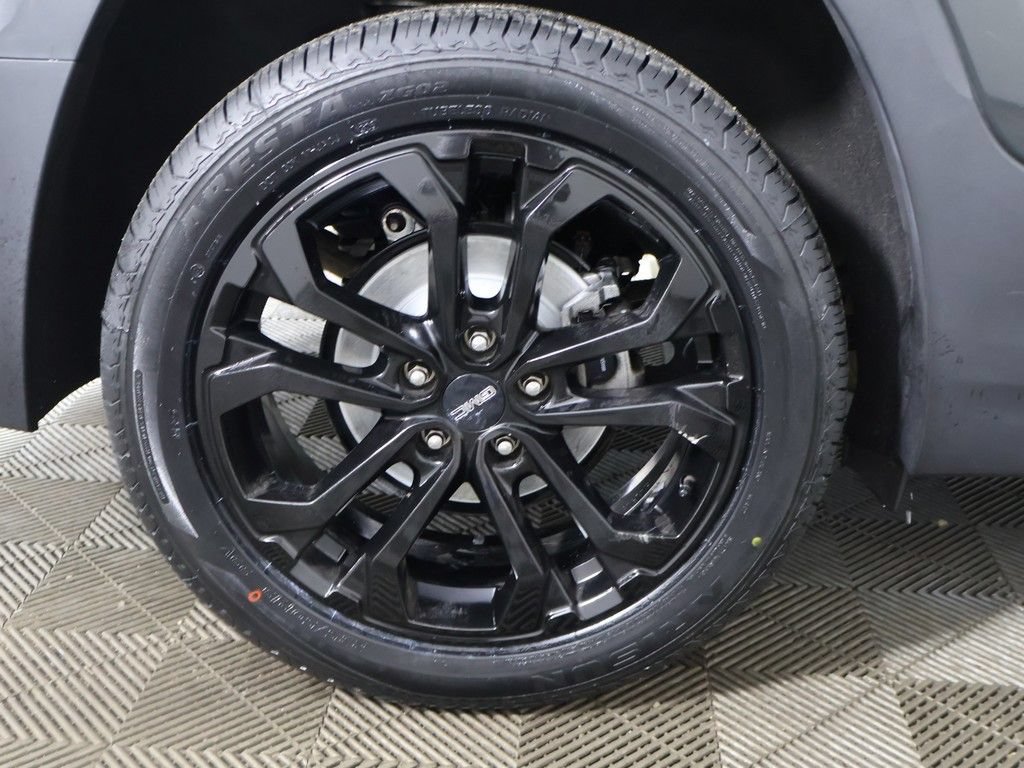 Used 2019 GMC Terrain SLT w/ Black Edition AWD/4WD image 19