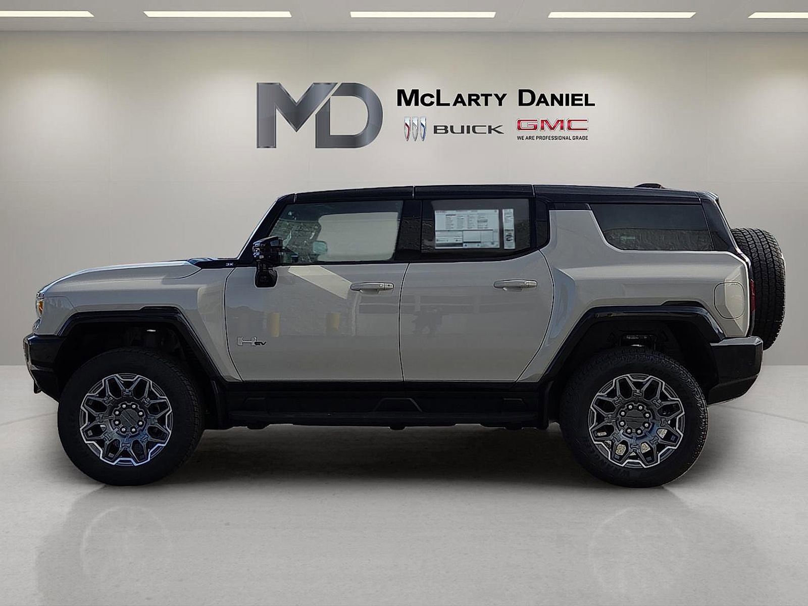 New 2026 GMC Hummer EV SUV AWD/4WD image 3