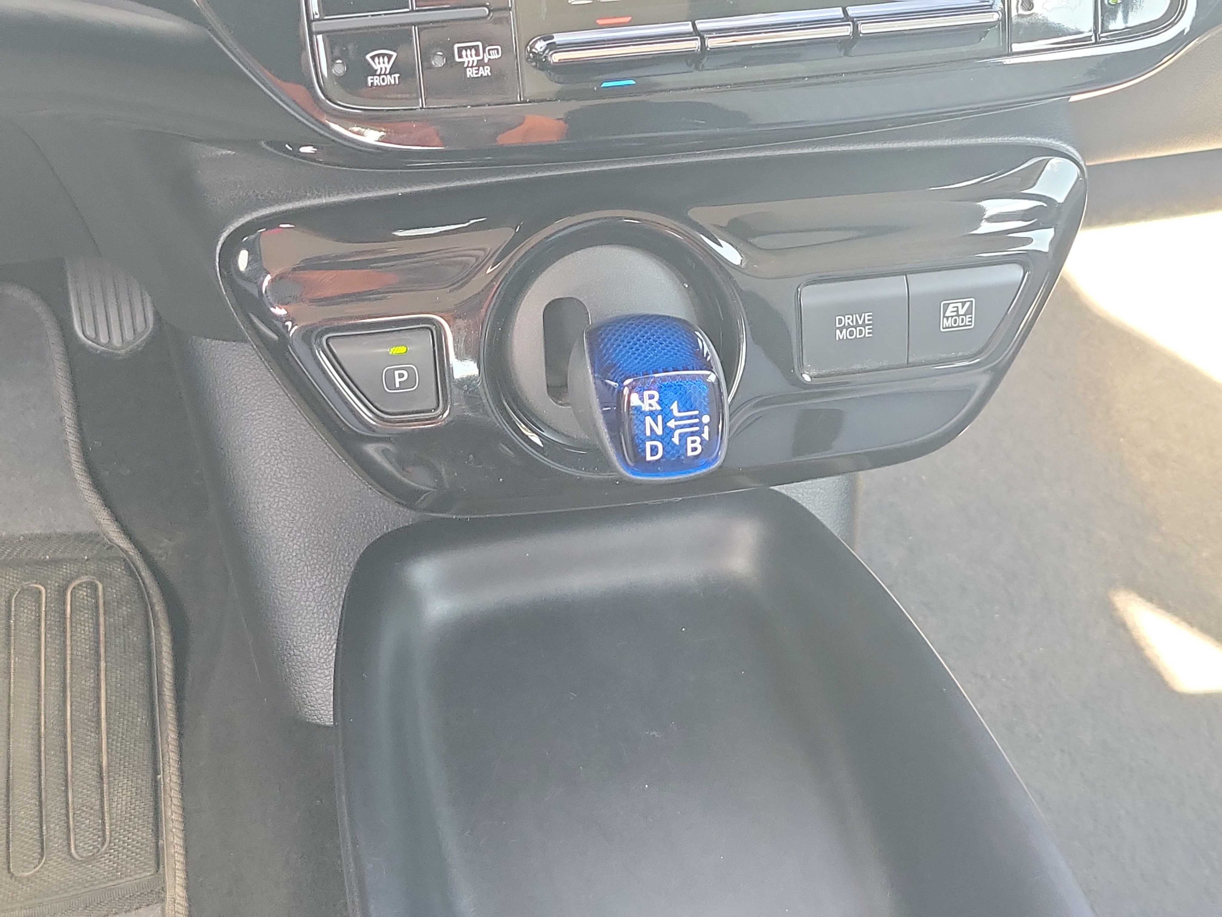Used 2017 Toyota Prius Two w/ Prius Two Safety Plus Package FWD image 24