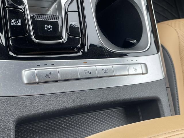 Used 2024 Kia Carnival EX image 22