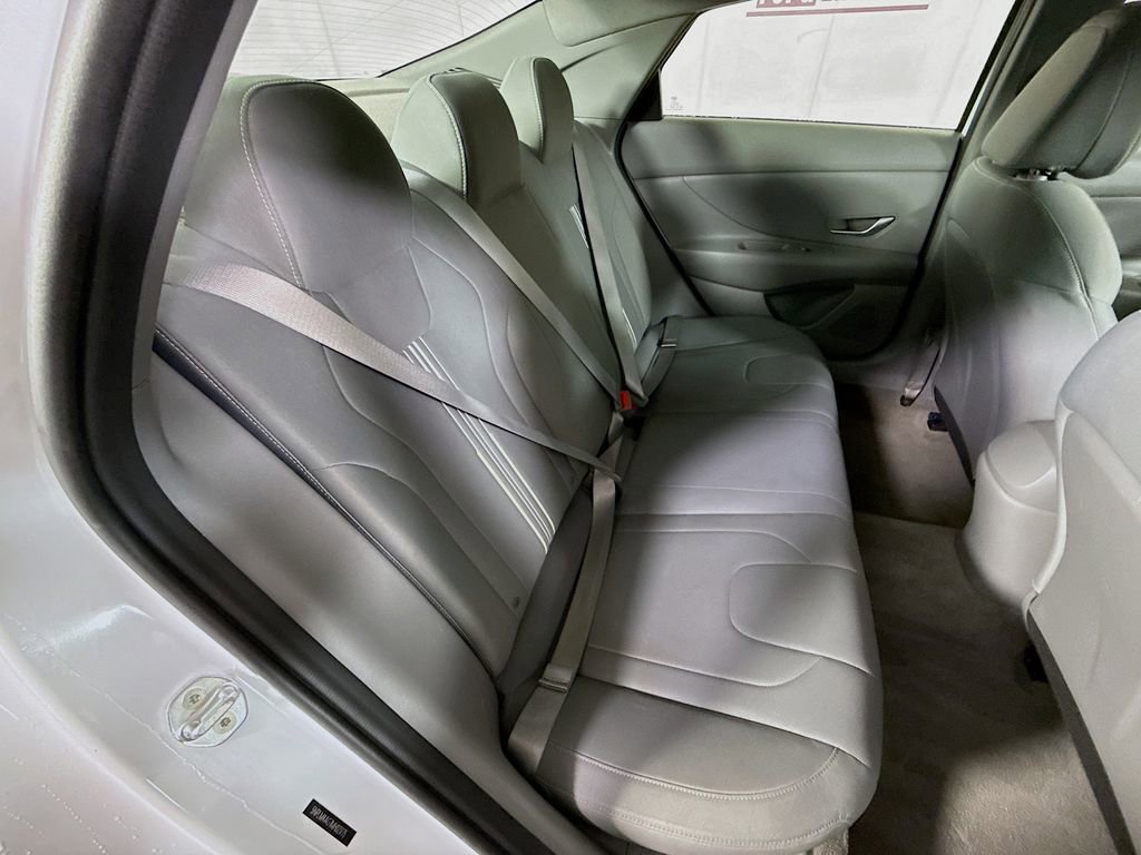 Certified 2021 Hyundai Elantra SEL FWD image 28