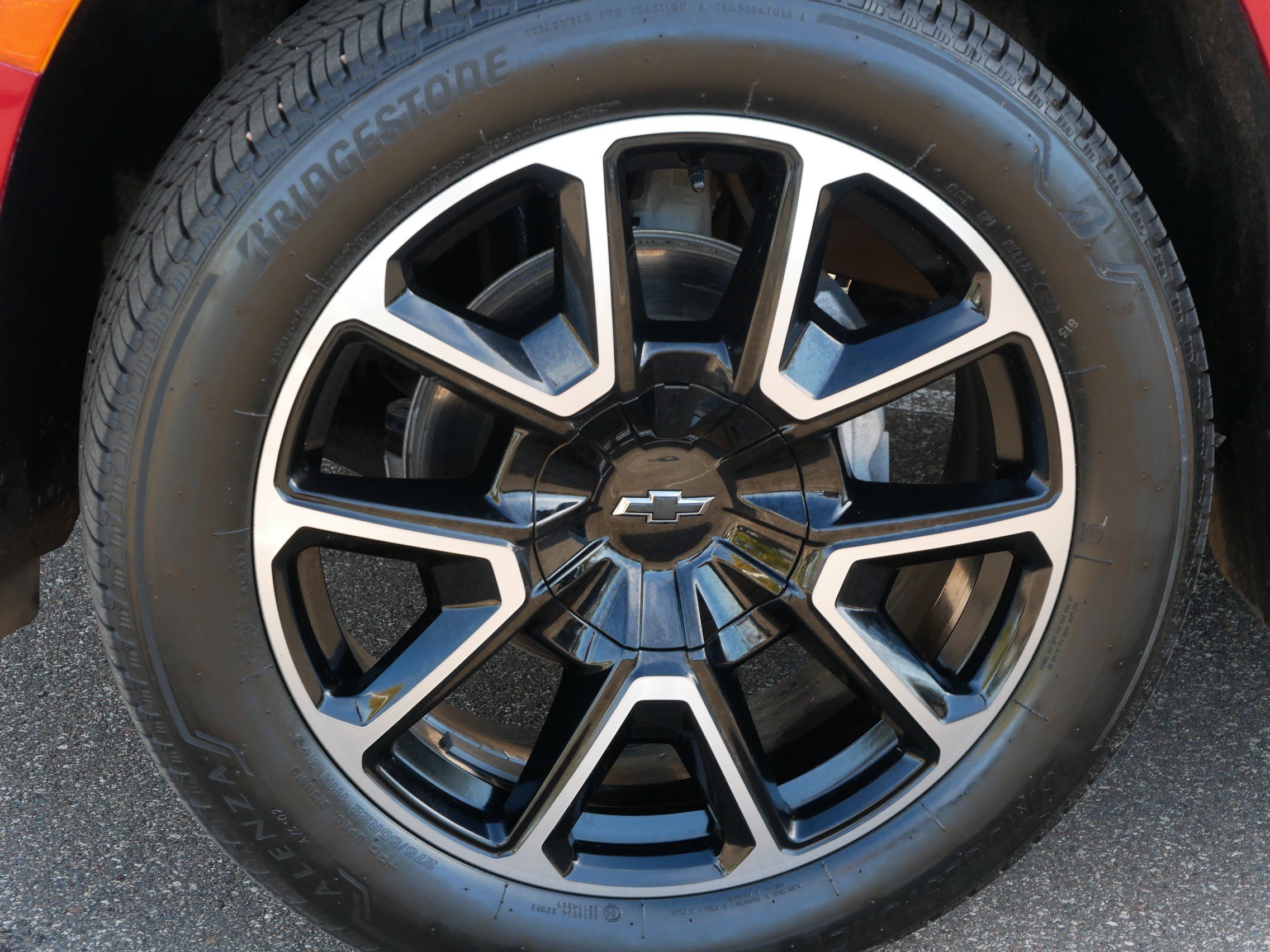 Used 2023 Chevrolet Suburban RST w/ Sport Performance Package image 11