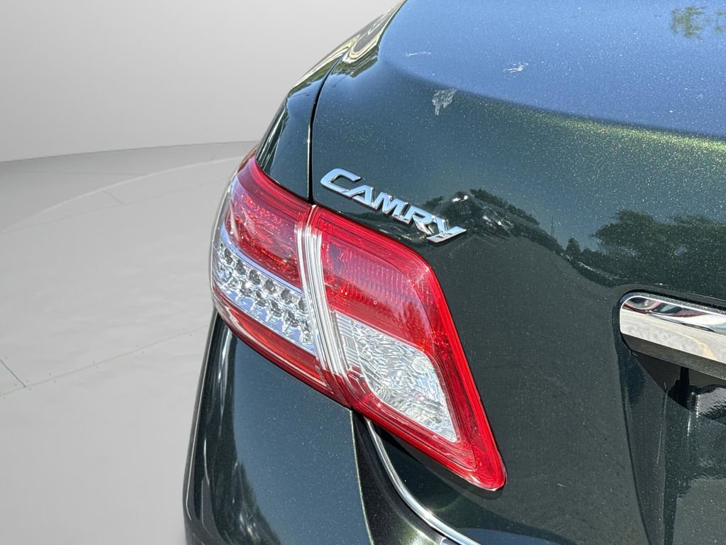 Used 2010 Toyota Camry LE image 40