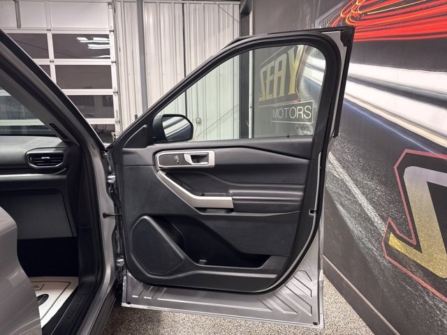 Used 2023 Ford Explorer XLT w/ Equipment Group 202A image 29