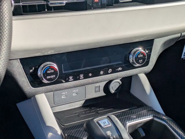 New 2025 Mitsubishi Outlander SE image 22