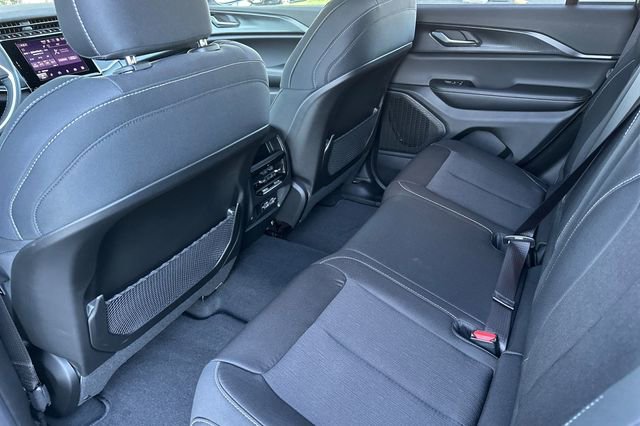 New 2025 Jeep Grand Cherokee Laredo X w/ Luxury Tech Group I image 12