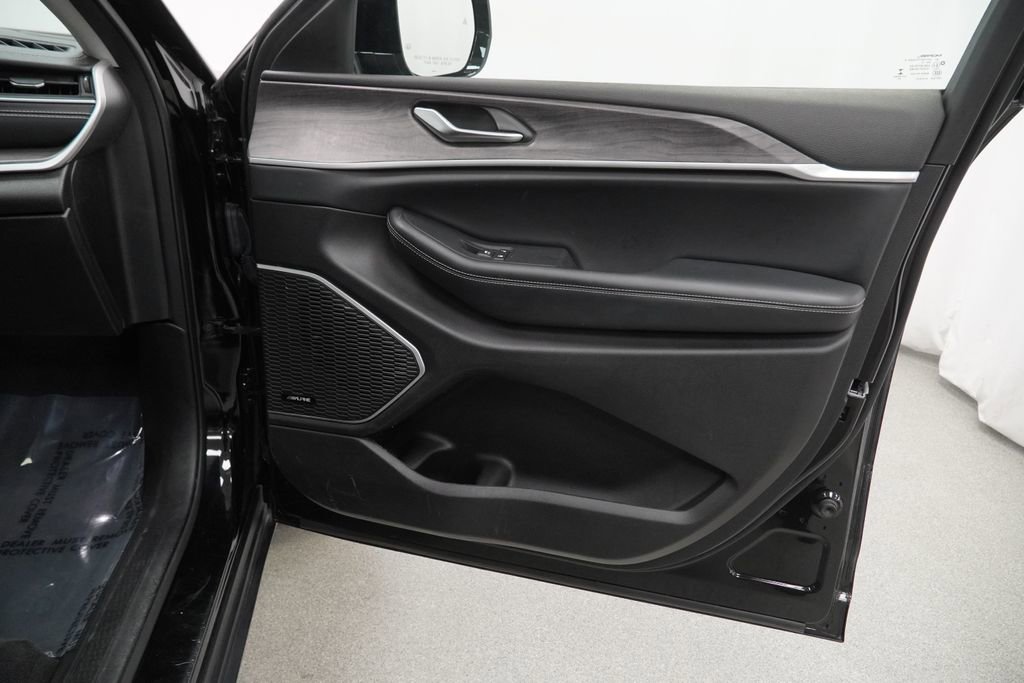 Used 2022 Jeep Grand Cherokee L Limited image 49