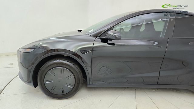 Used 2026 Tesla Model Y 2WD image 10