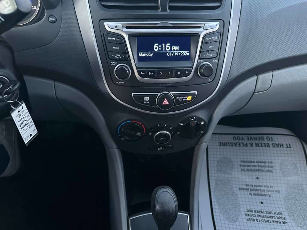 Used 2015 Hyundai Accent GLS image 17