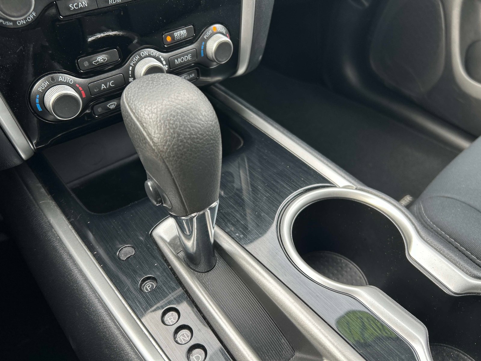 Used 2017 Nissan Pathfinder S image 31