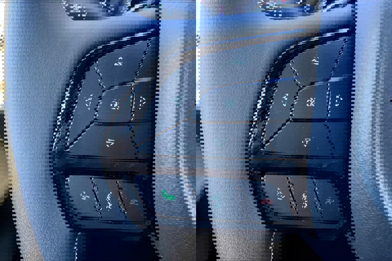 Used 2025 Chrysler Pacifica Limited image 21