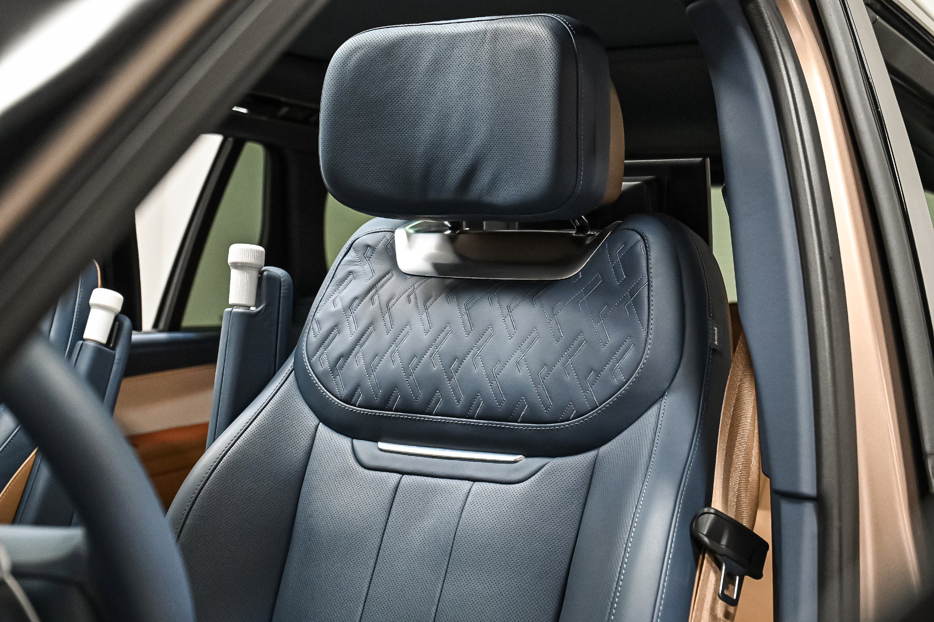 Used 2023 Land Rover Range Rover LWB SV Autobiography image 22