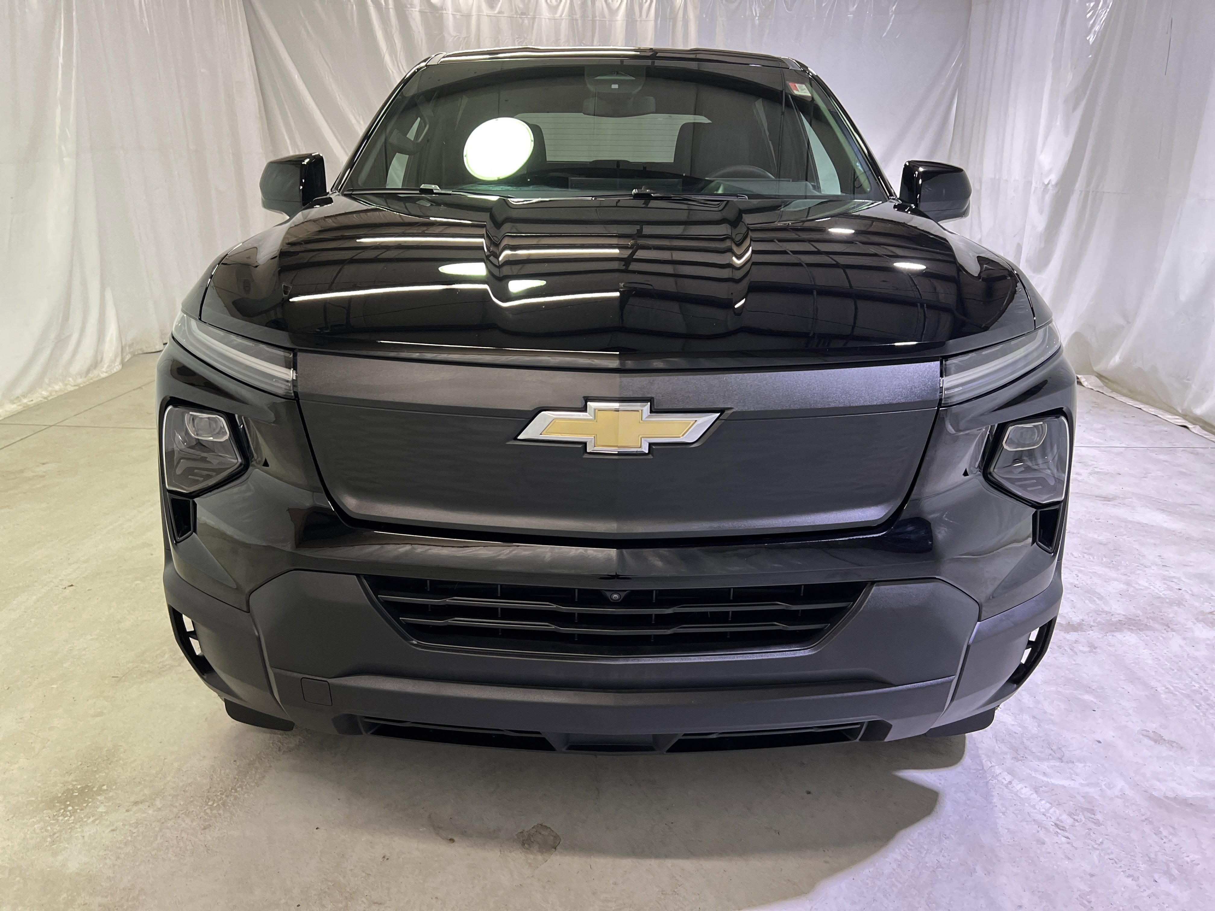 Used 2024 Chevrolet Silverado EV W/T image 3