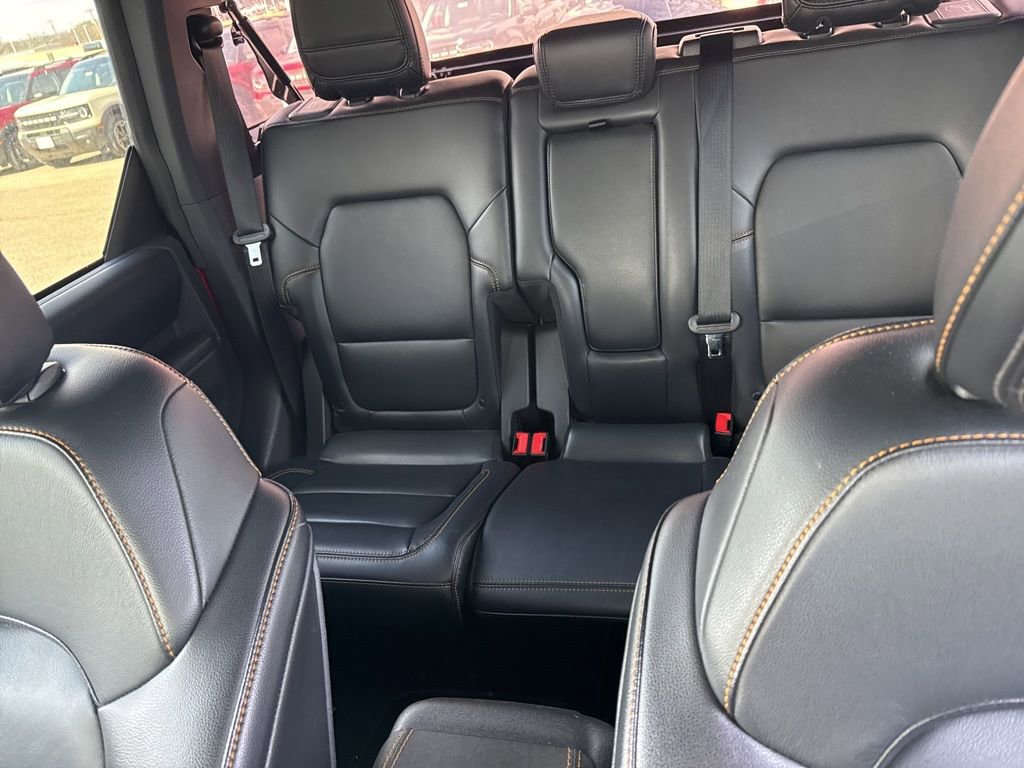 Used 2024 Ford Bronco Badlands image 4