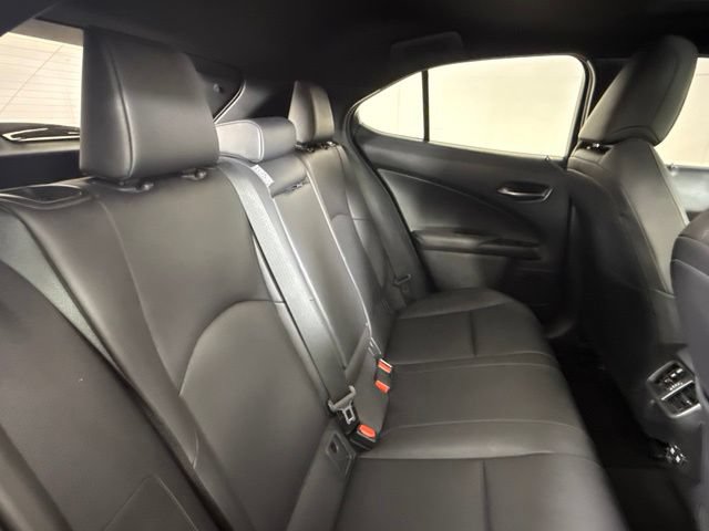 Used 2019 Lexus UX 250h AWD/4WD image 29