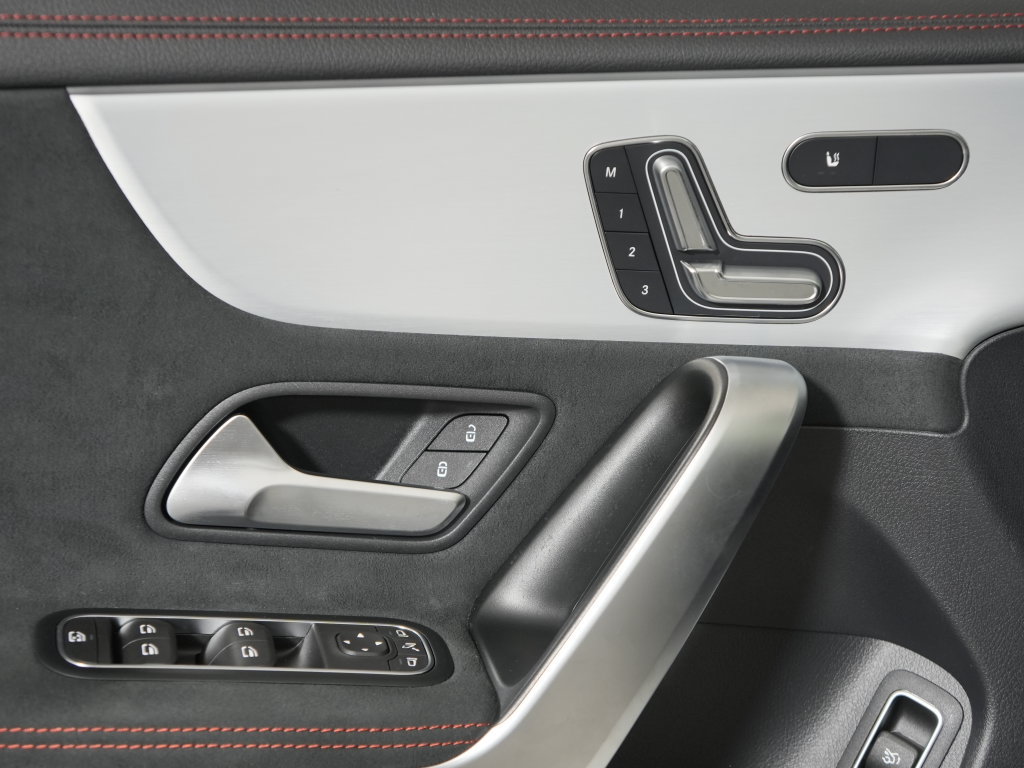Certified 2025 Mercedes-Benz CLA 35 AMG 4MATIC image 29