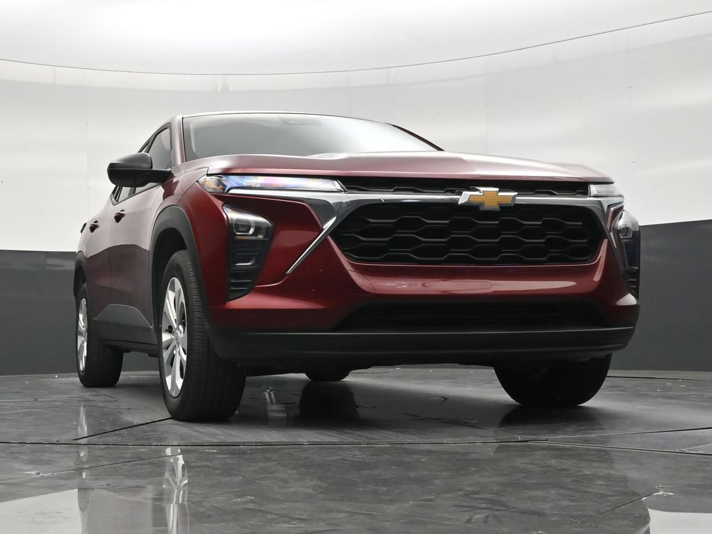 Used 2025 Chevrolet Trax LS FWD image 26