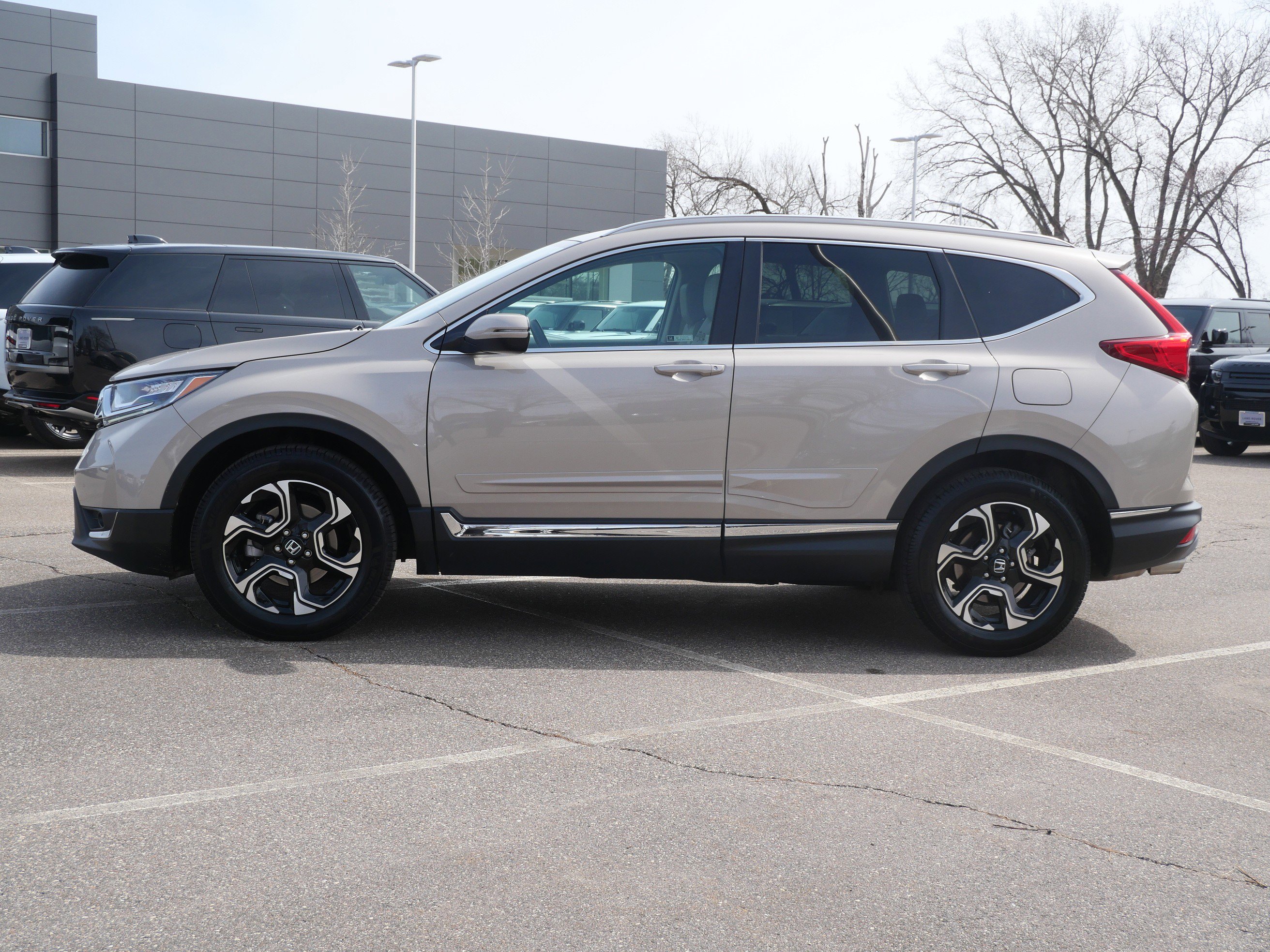 Used 2018 Honda CR-V Touring image 2