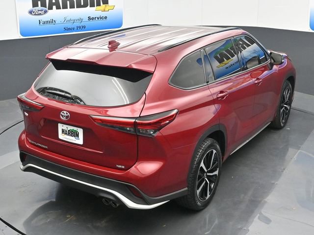Used 2022 Toyota Highlander XSE FWD image 28