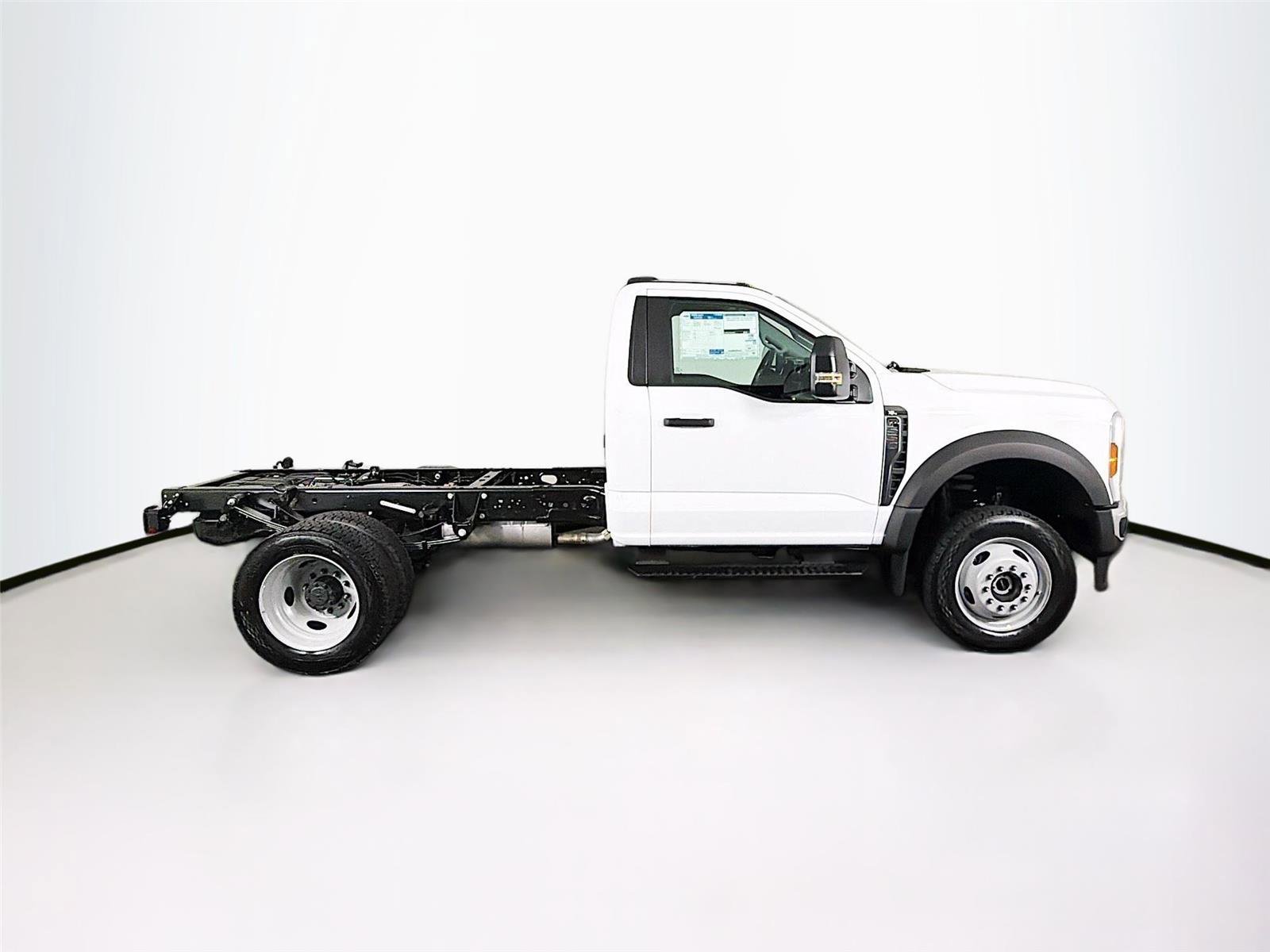 New 2026 Ford F550 4x4 Regular Cab Super Duty w/ XL Chrome Package image 12
