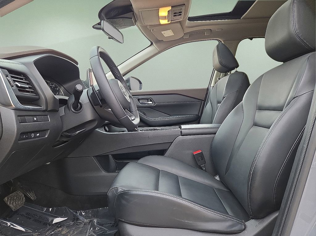 Used 2023 Nissan Rogue SV w/ SV Premium B Package image 24